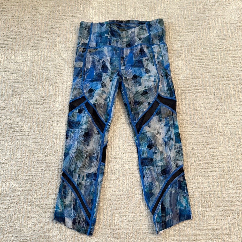 Lululemon On Pace Crop